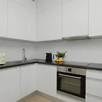 Stylish In Browary Warszawskie With Air Conditioning & Parking By Renters Apartamento *