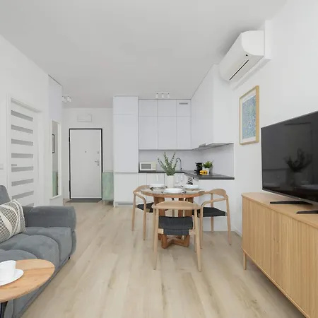 Stylish In Browary Warszawskie With Air Conditioning & Parking By Renters * 华沙