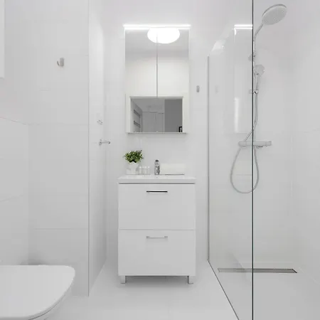 公寓 Stylish In Browary Warszawskie With Air Conditioning & Parking By Renters 华沙