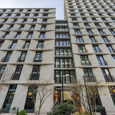 Stylish In Browary Warszawskie With Air Conditioning & Parking By Renters Apartamento *