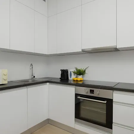 Stylish In Browary Warszawskie With Air Conditioning & Parking By Renters Apartamento *