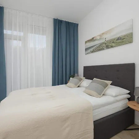 Stylish In Browary Warszawskie With Air Conditioning & Parking By Renters Apartman